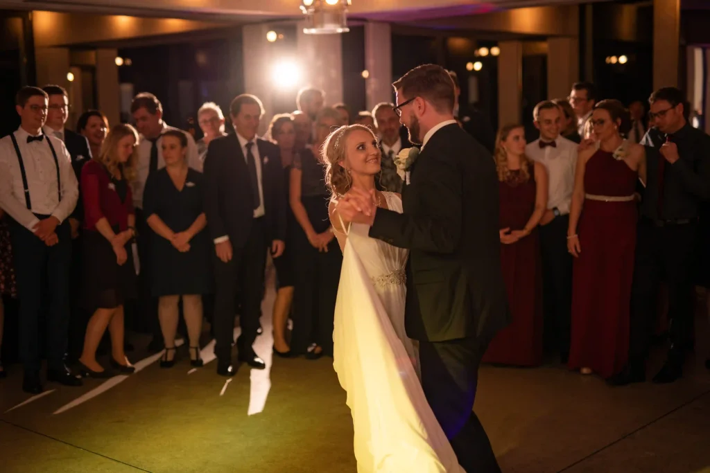 Musik zum Eröffungstanz auf der Hochzeit in Miesbach in der Eventscheune Wallenburg