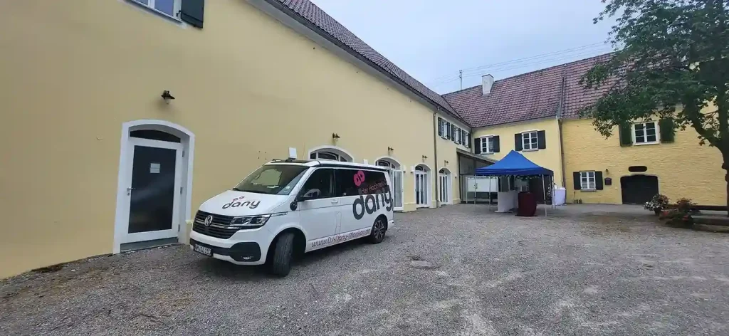 Dj Dany steht parat für die Hochzeit in Mickhausen