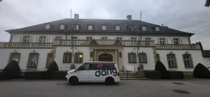 Dj Dany am Starnberger See in Schloss Höhenried zur Hochzeit