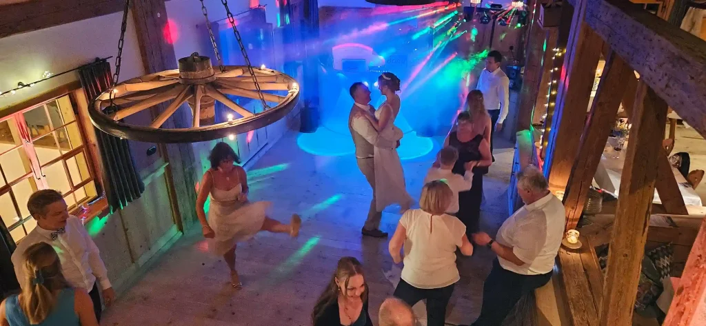 Zufriedene auf der Hochzeit in der Meckatzer Sportalp mit Dj Dany