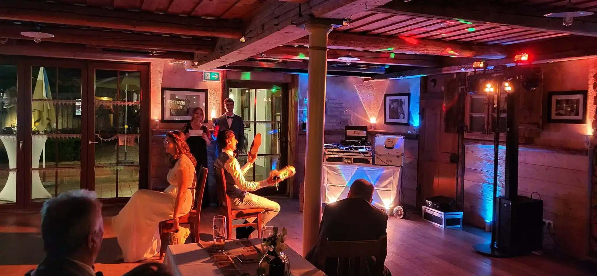 Dj Dany moderiert Hochzeitsspiel auf der Hochzeit in Holzkirchen