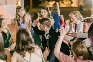 Für Stimmung sorgt Dj Dany auf der Hochzeit in Marktoberdorf