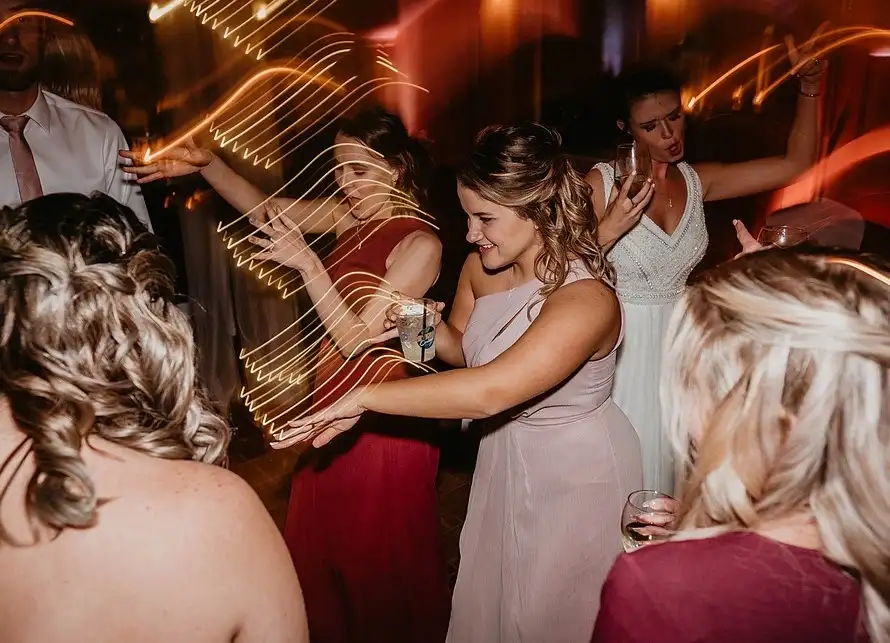 Dj Dany sorgt auf der Hochzeit in Moosach für Stimmung