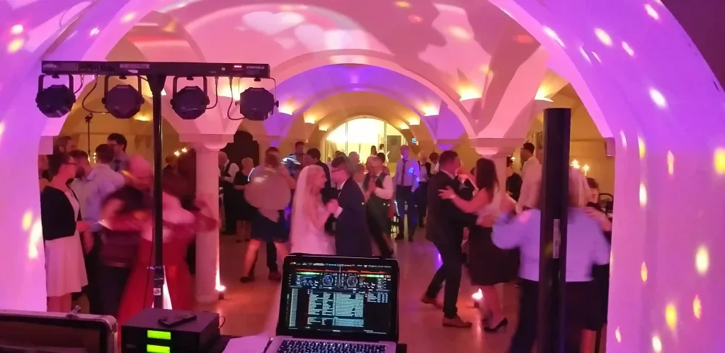 Da wird die Hochzeit zur Party mit Dj Dany im Schreieggs