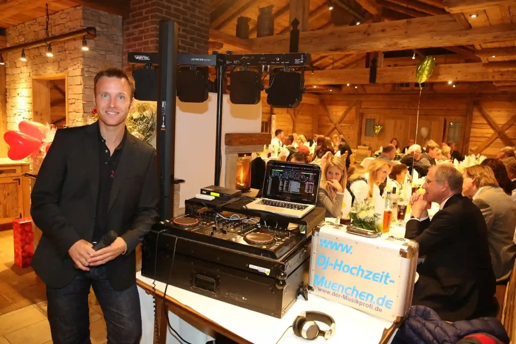 Dj Dany auf der Hochzeit in der Hütte vom Oberhauser