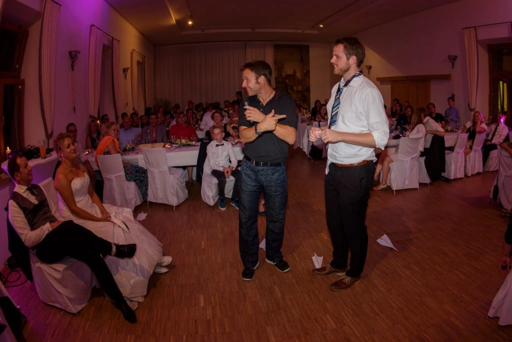 Dj Dany moderiert das Hochzeitsspiel auf der Hochzeit