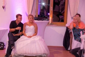 Dj Dany mit der Braut auf der Hochzeit in Irsee