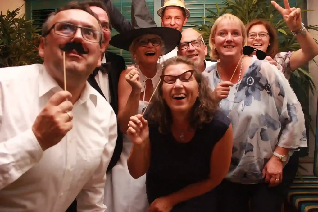 Die Fotobox bringt immer viel Spaßt auf jeder Hochzeit