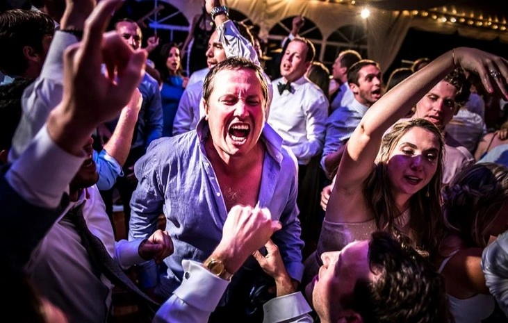 Mit Dj Dany wird die Hochzeit in Altomünster zur Party