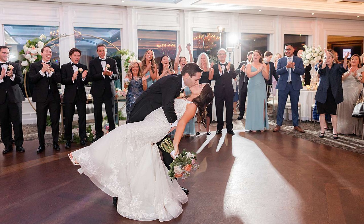 Auf der Hochzeit in Gars wird der Brautwalzer getanzt