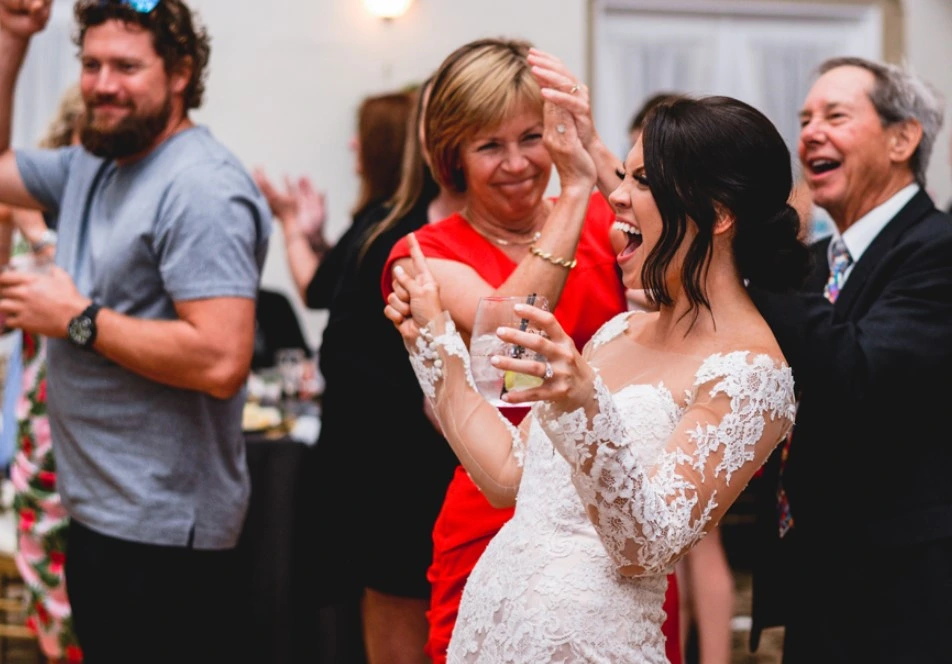 Dj Dany sorgt für die perfekte Musik auf der Hochzeit in Ettal