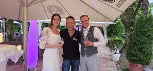 Dj Dany mit dem Brautpaar in München im Aumeister