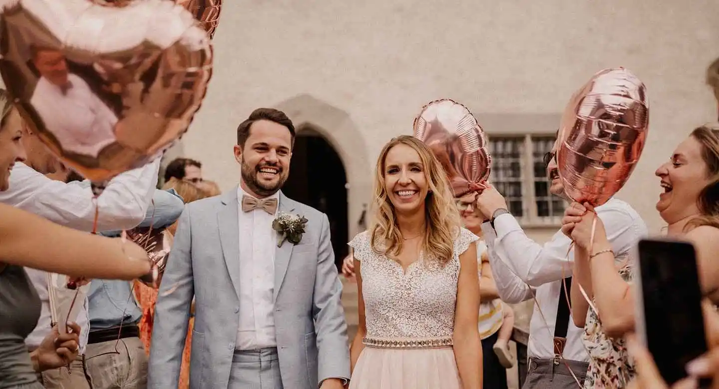 Der Empfang für das Brautpaar auf der Hochzeit