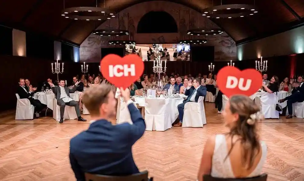 HochzeitsDj Dany moderiert beim Hochzeitsspiel in Attenkirchen beim Ostermeier