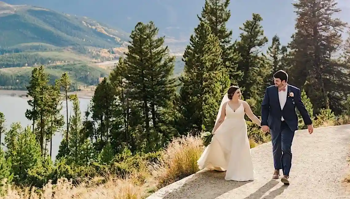 Brautpaar Hochzeit Gamsalm Ehrwald Tirol mit Bergpanorama